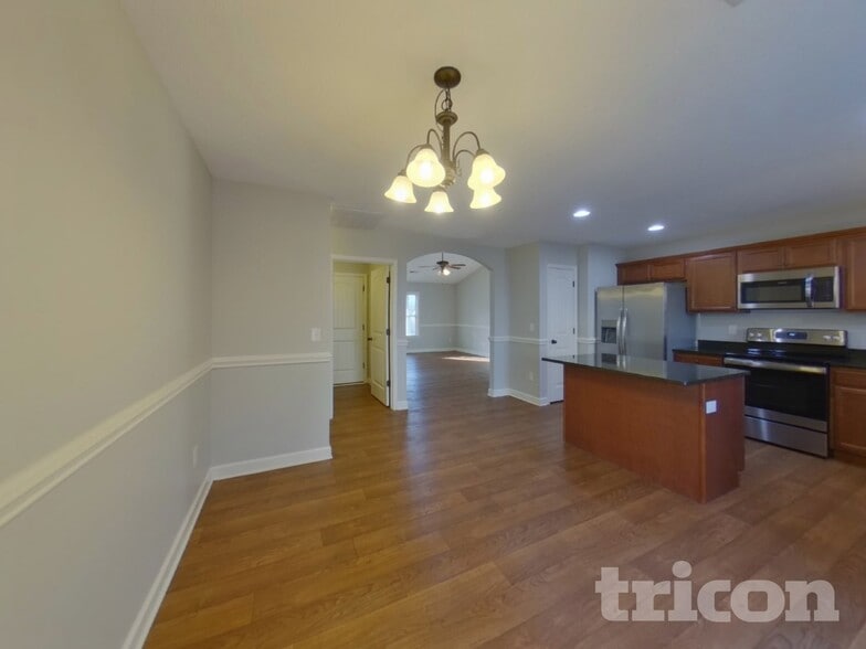 Building Photo - 613 Slippery Moss Dr