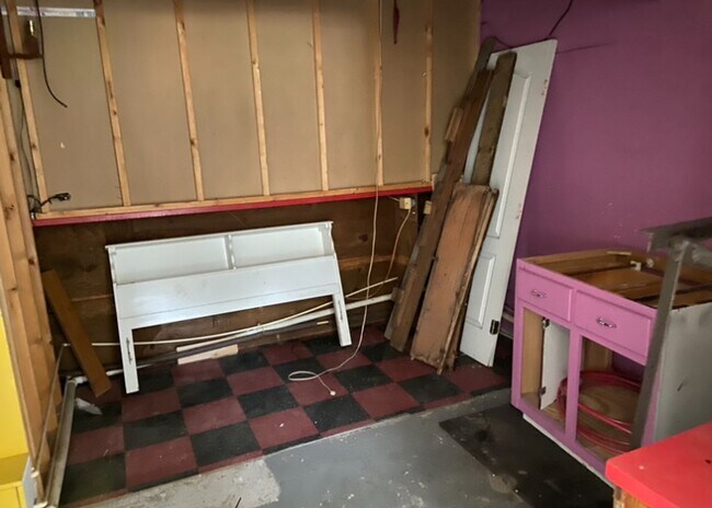 Building Photo - Commercial OR Residential! - $345 Month / ...