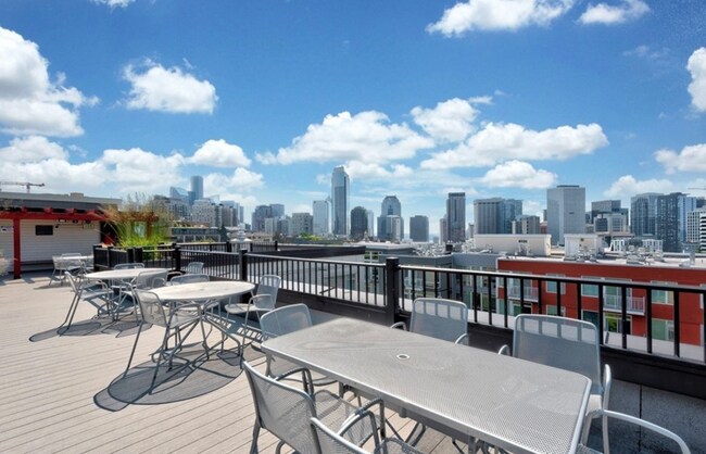 Building Photo - Renovated Studio in Capitol Hill with Rooftop City Views!!!!