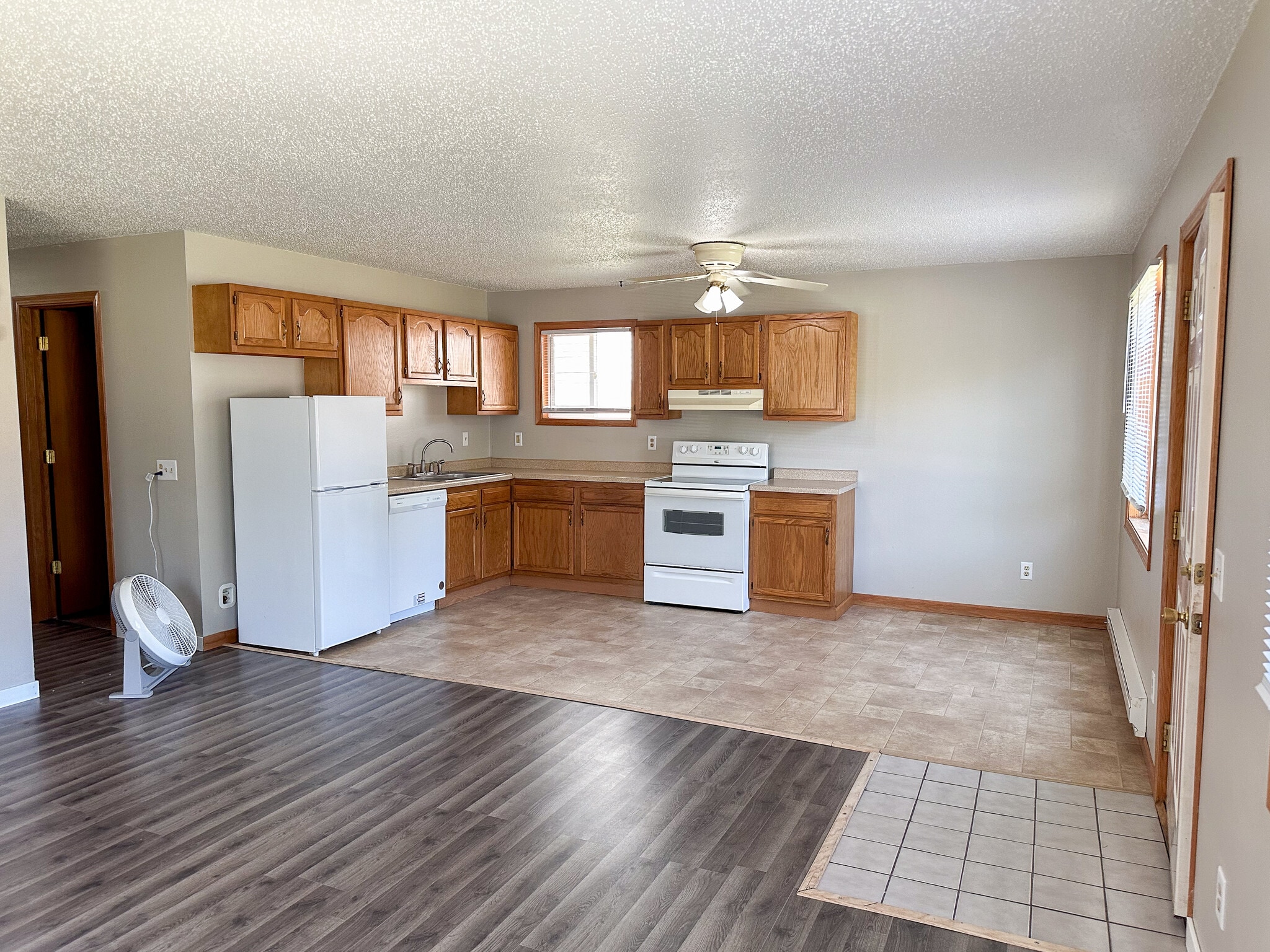 Building Photo - 1317 La Crescent St