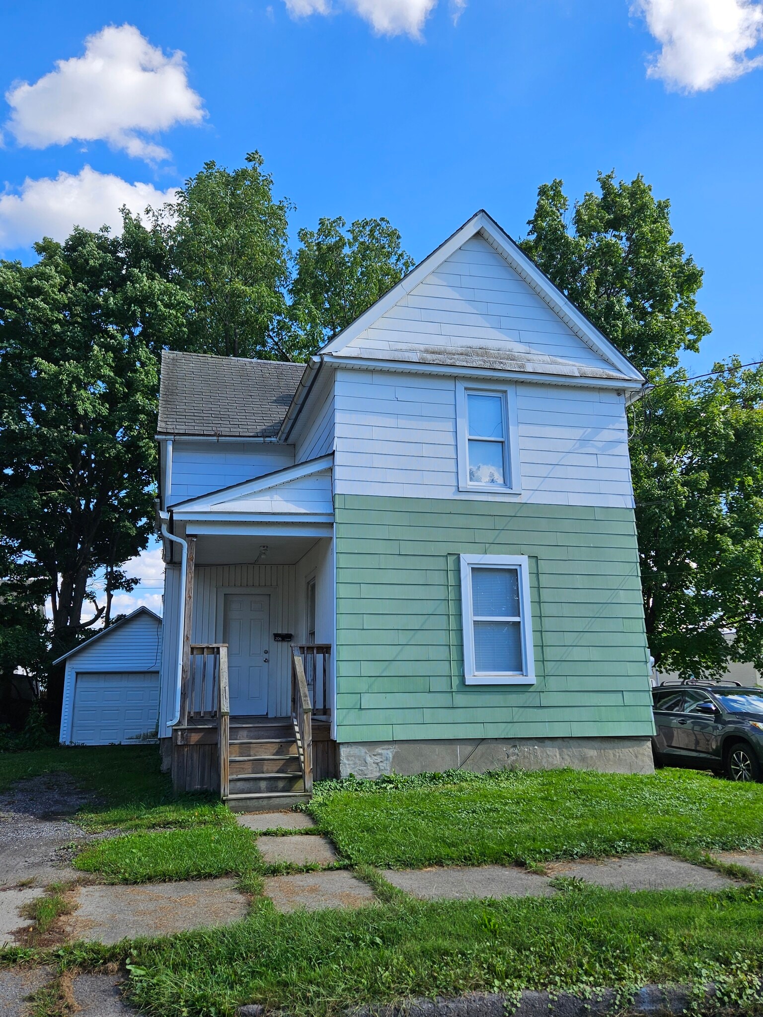 Building Photo - 206 Rathbun St