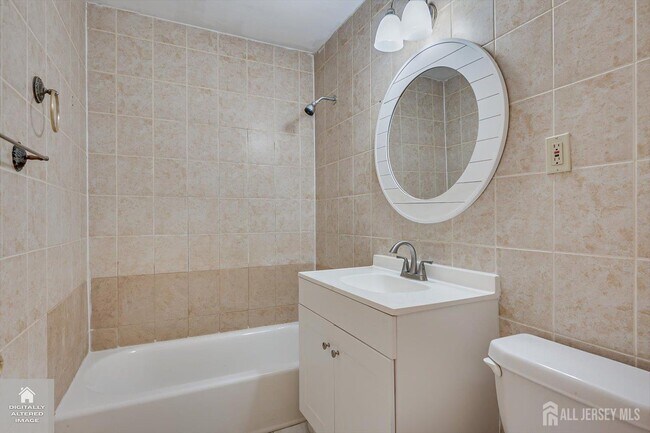 Building Photo - 434 College Dr