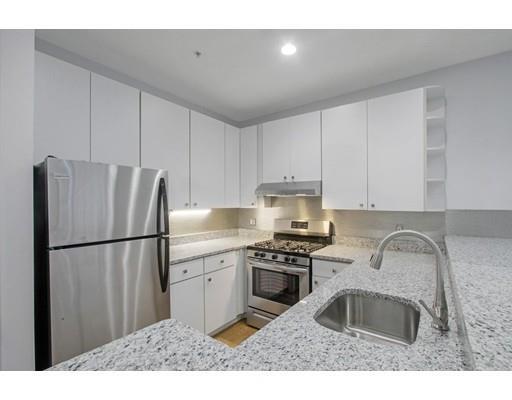 Building Photo - 140 Boylston St
