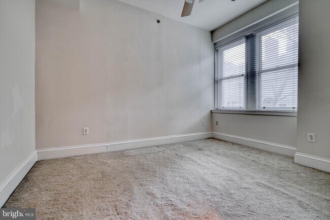 Building Photo - 509 Cathedral St