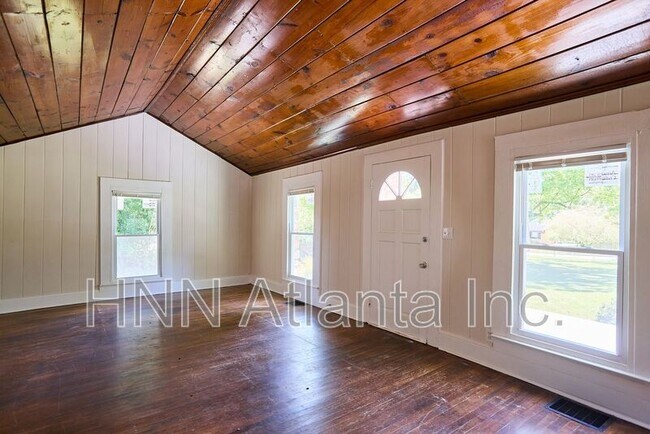 Building Photo - 2838 Mitchell Pl