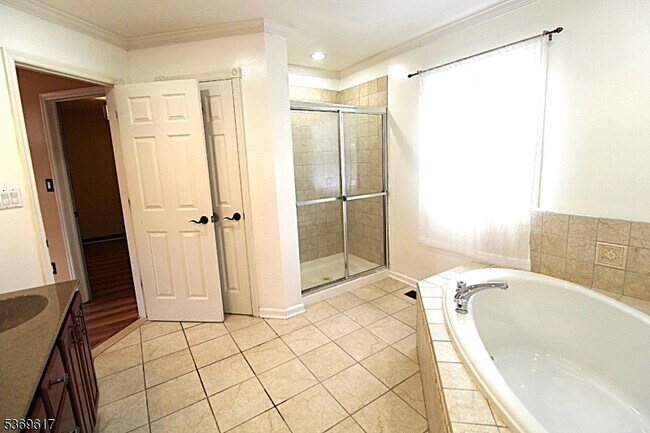 Building Photo - 11 Cypress Ln