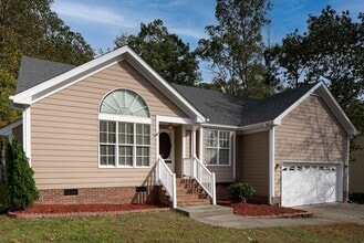 Building Photo - 2032 Ferbow St