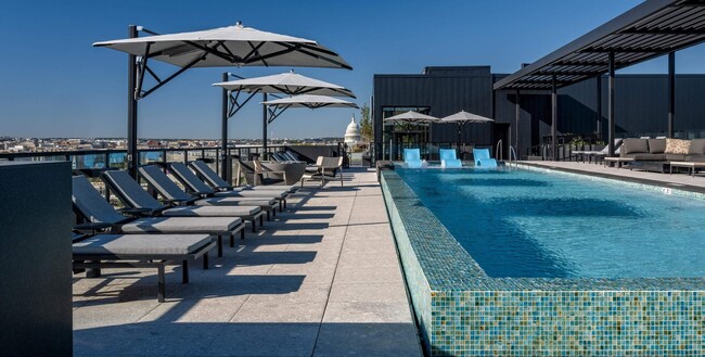 Building Photo - 1000 South Capitol