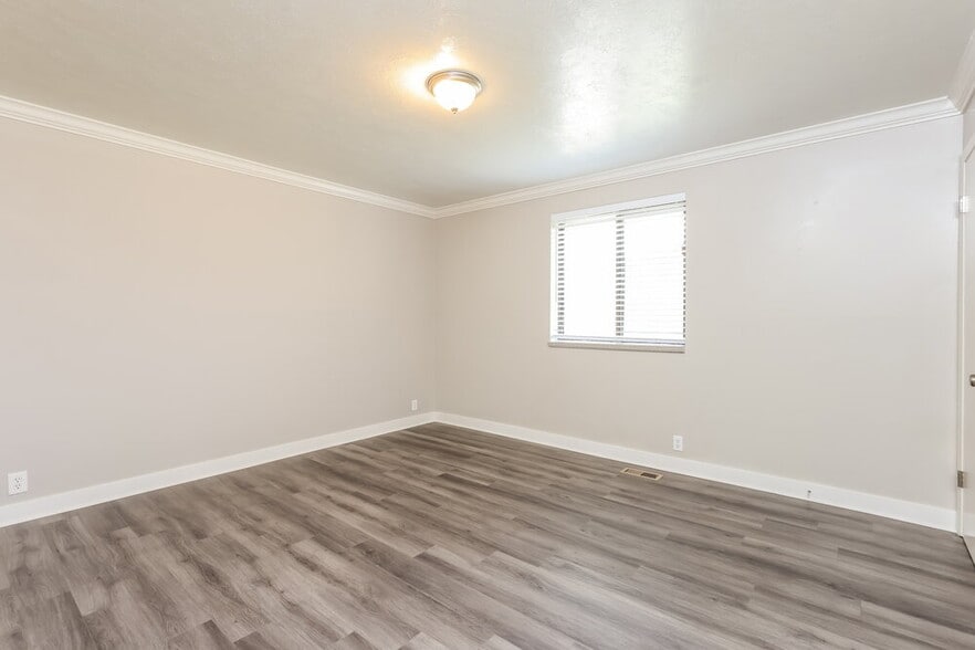 Building Photo - 9709 E Annalyn Dr