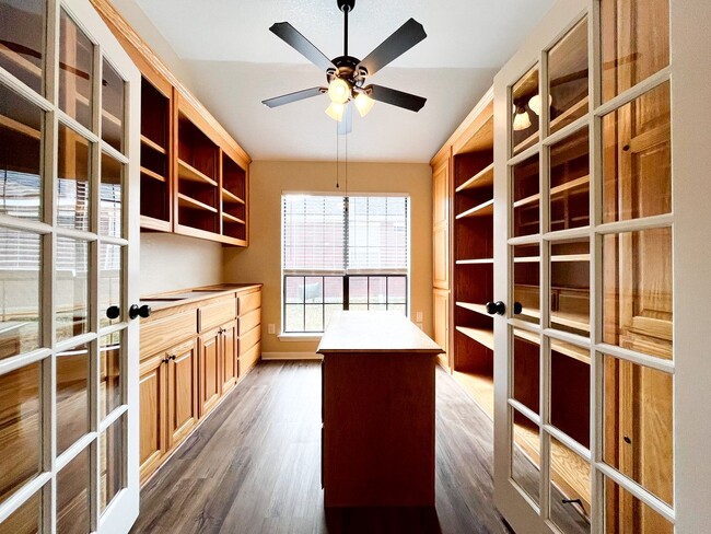 Building Photo - Available NOW!!!! You must see this is a Fabulous Home. 4 bedrooms, office, 2 bath, 2 car garage ...