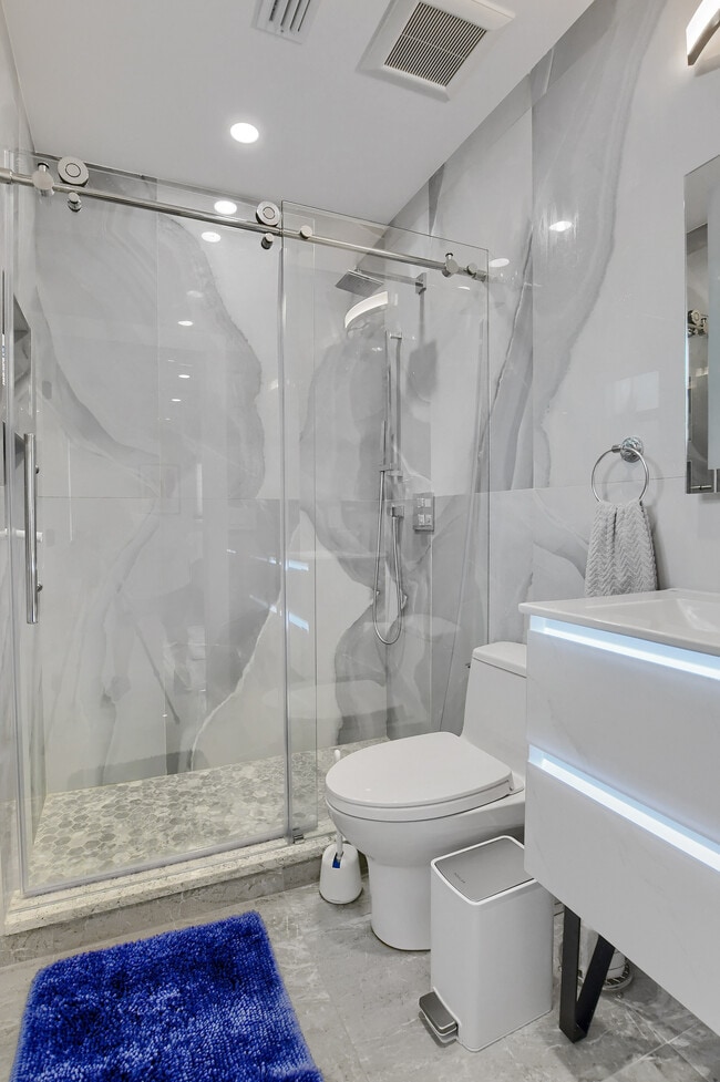 Building Photo - 414 Lindell Blvd