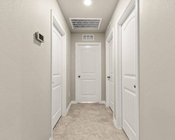 Building Photo - 7906 Lariat Toss Dr