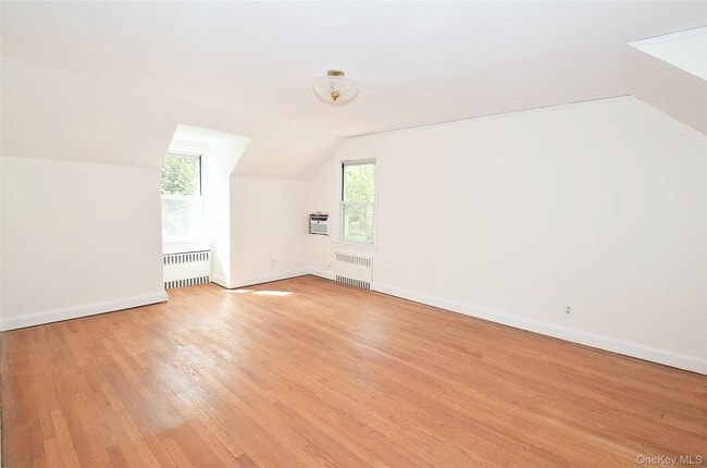 Building Photo - 61 Kenwood Rd