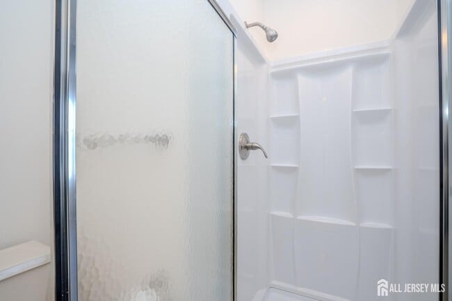 Building Photo - 32 Tanglewood Ct