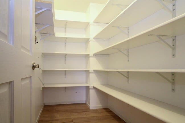 Building Photo - 4418 Clover Ln