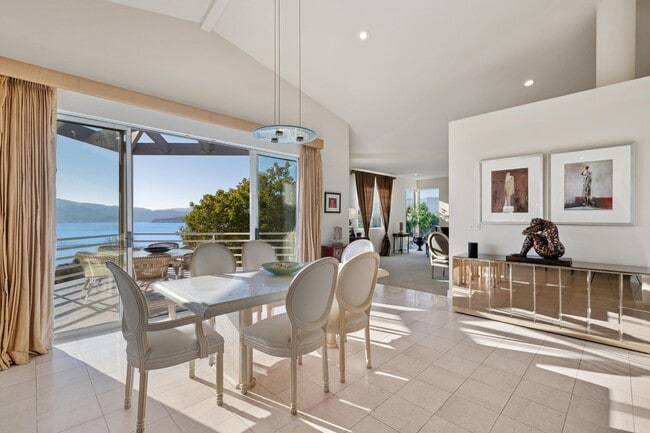 Building Photo - 20 Gilmartin Dr