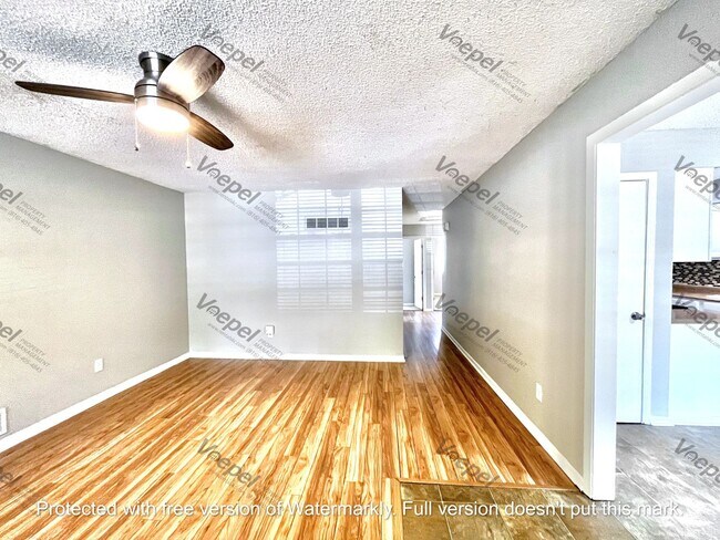 Building Photo - COMING SOON! 3 Bedroom 1.5 Bath in Blue Sp...