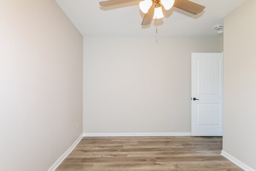 Building Photo - 18428 Sunrise Maple Dr