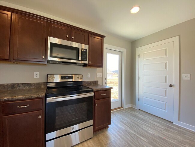 Building Photo - Gorgeous Home for Rent in Talladega, AL! A...