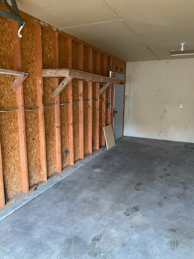 Building Photo - 339 Aristocrat Dr