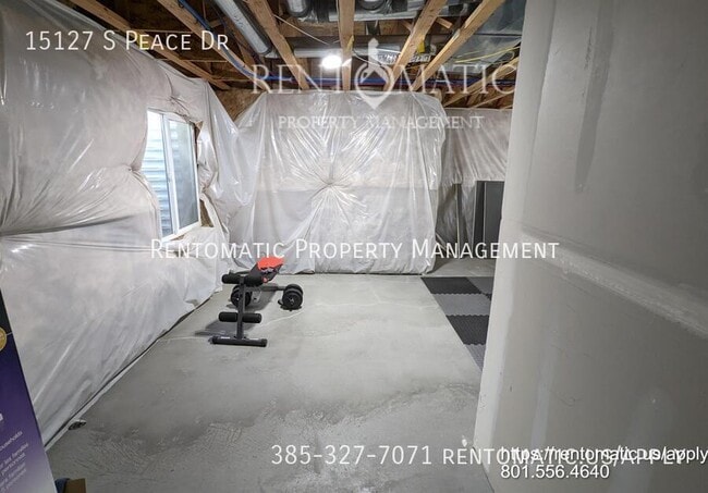 Building Photo - 15127 Peace Dr