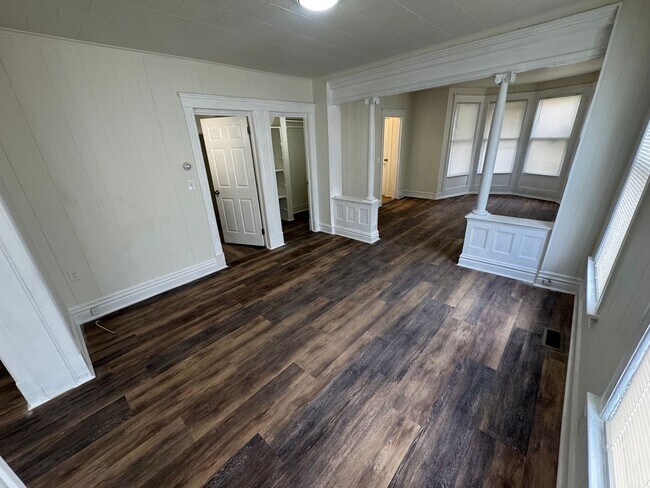 Building Photo - 1030 19th St