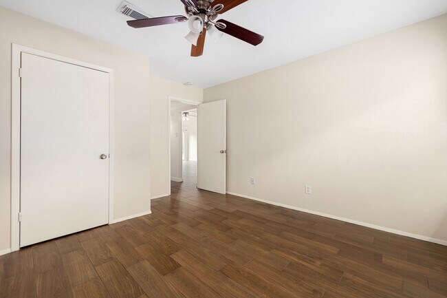 Building Photo - 22723 Braken Carter Ln