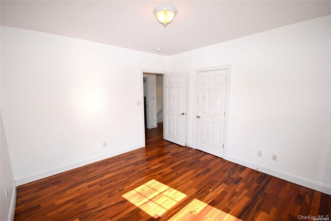 Building Photo - 21 Arrandale Ave