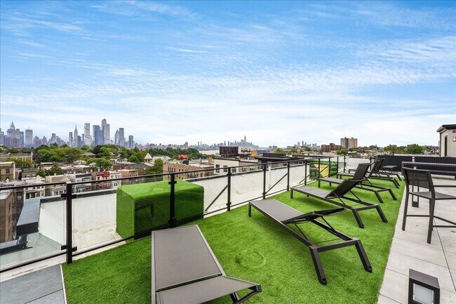 Building Photo - 121 34th St