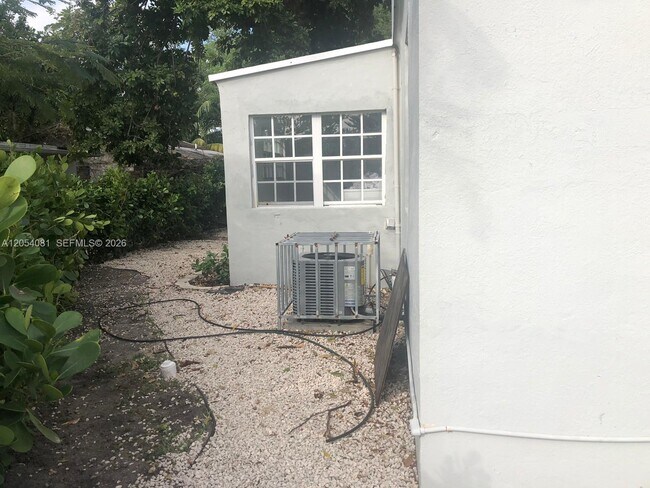 Building Photo - 146 NW 56th St