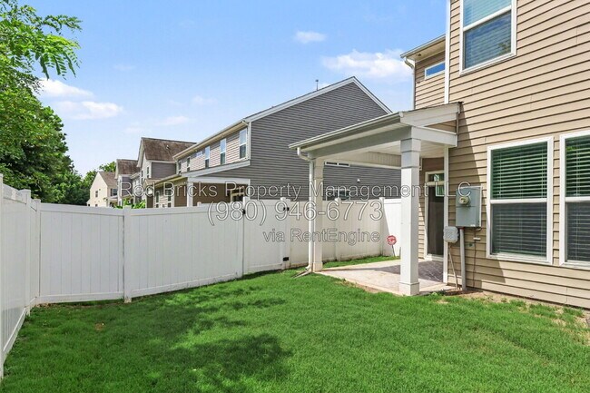 Building Photo - 13431 Savannah Point Dr