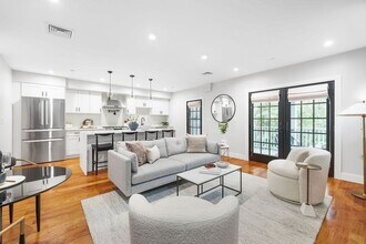 Building Photo - 113-115 Falcon St