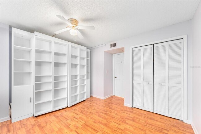 Building Photo - 255 Dolphin Point