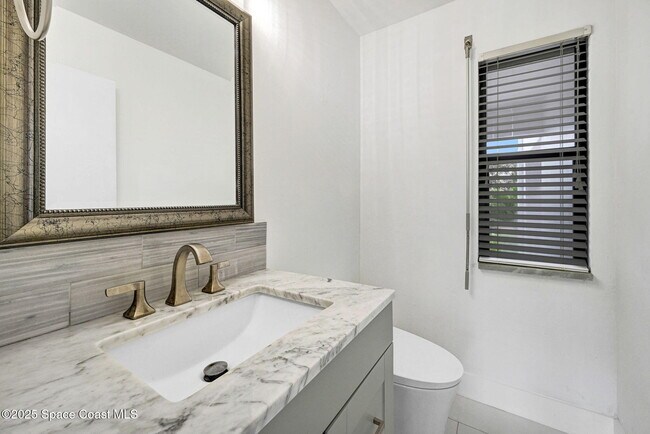 Building Photo - 2711 S Hwy A1A