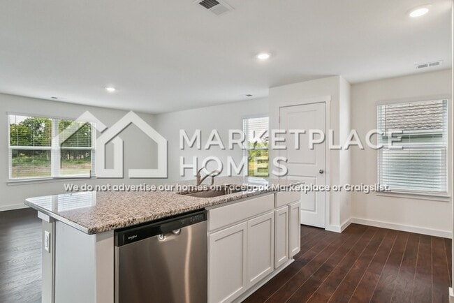 Building Photo - 7646 Belhaven Ln