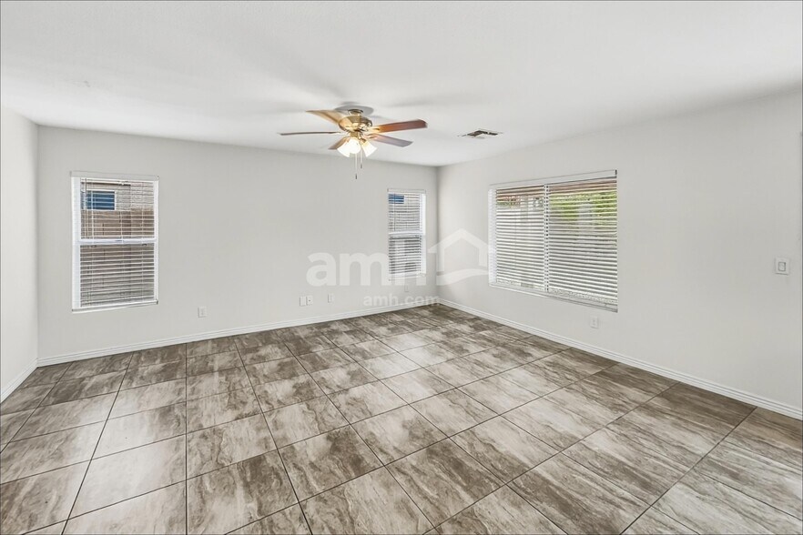 Building Photo - 11173 W Madeline Christian Ave