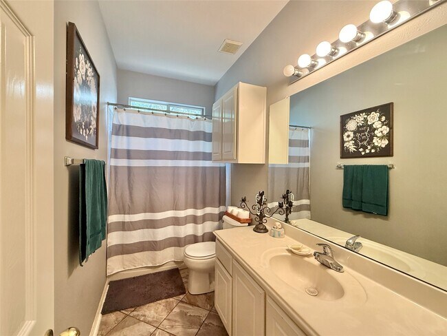 Building Photo - 176 S Holly Laurel Cir