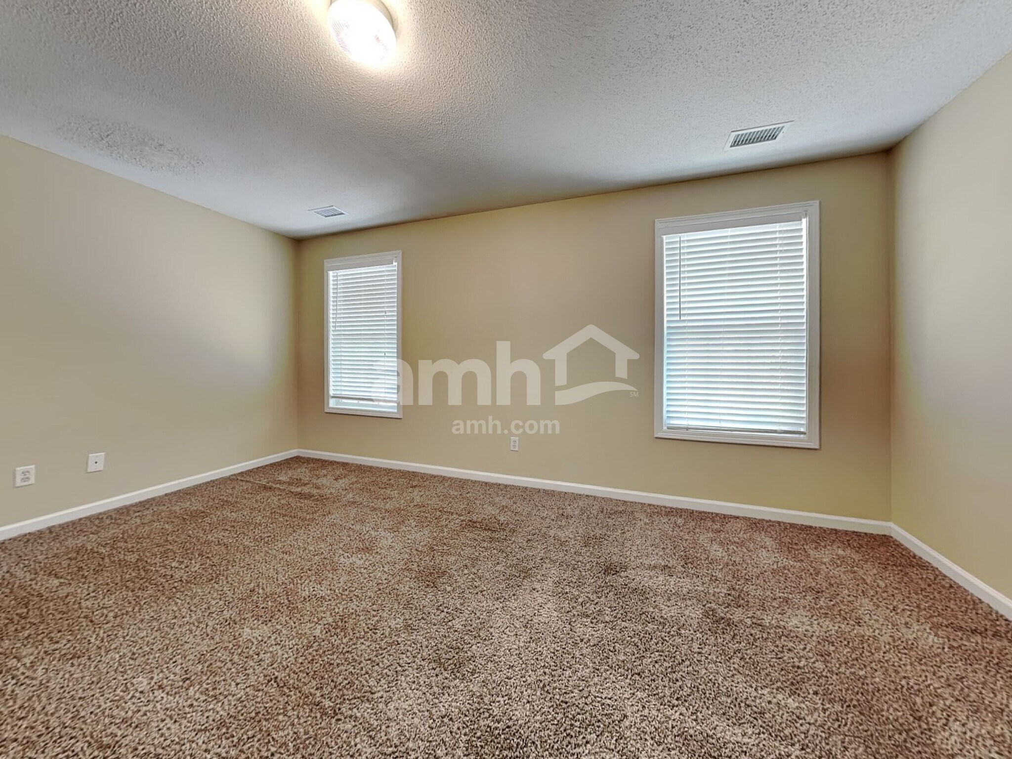 Building Photo - 34 Old Farm Rd