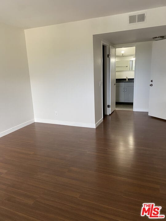 Building Photo - 6465 Kanan Dume Rd