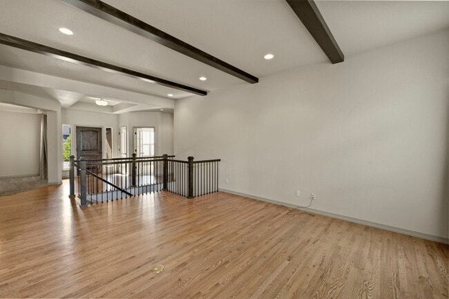 Building Photo - BEAUTIFUL 4BD + OFFICE MAIN-LEVEL LIVING H...
