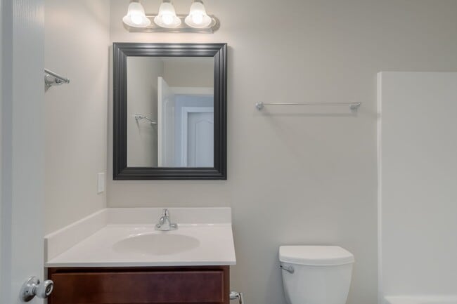 Building Photo - Available for immediate move in