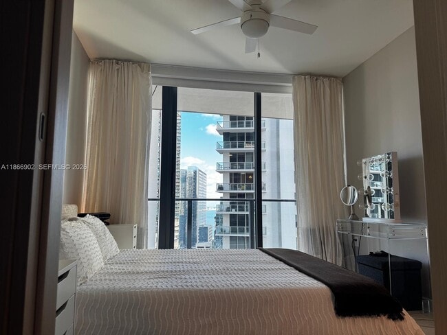 Building Photo - 1000 Brickell Plaza