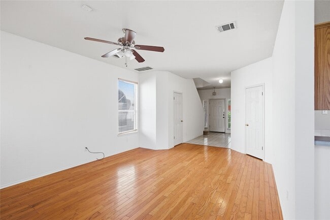 Building Photo - 14704 Yora Dr