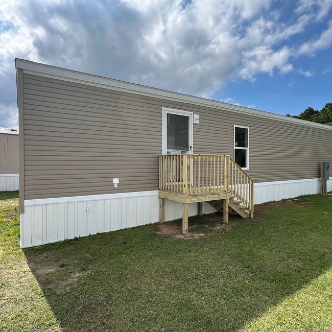 Building Photo - 16800 Jessica Rd