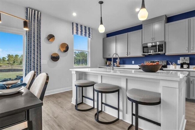 Building Photo - 75 Hickory Ln