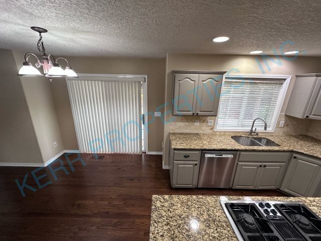 Building Photo - 4287 NE 1st St