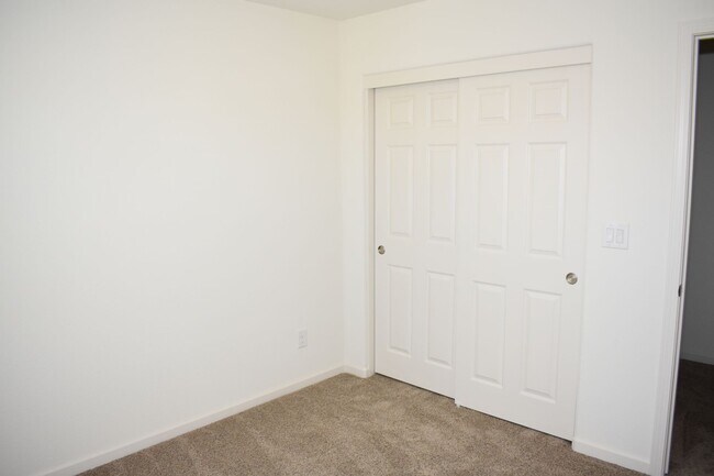 Building Photo - 6114 Mehrten Cir