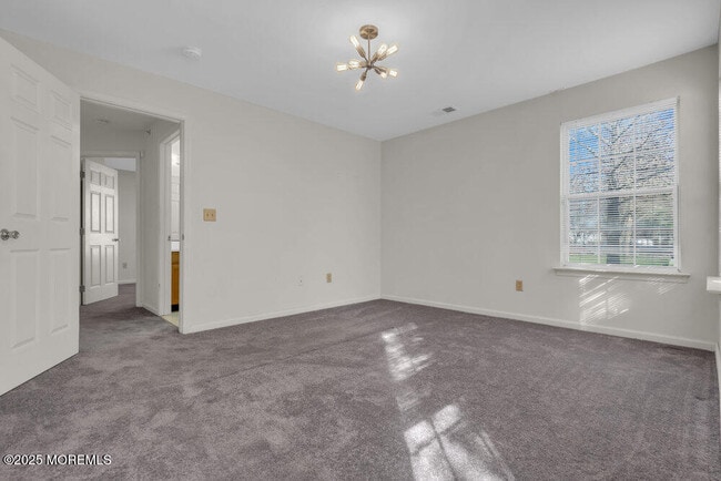 Building Photo - 25 Jockey Ln