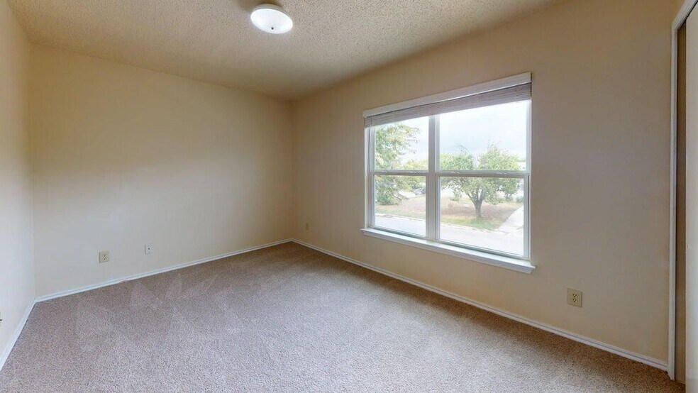 Building Photo - Charming 7-Bedroom Home in a Prime San Antonio Location!