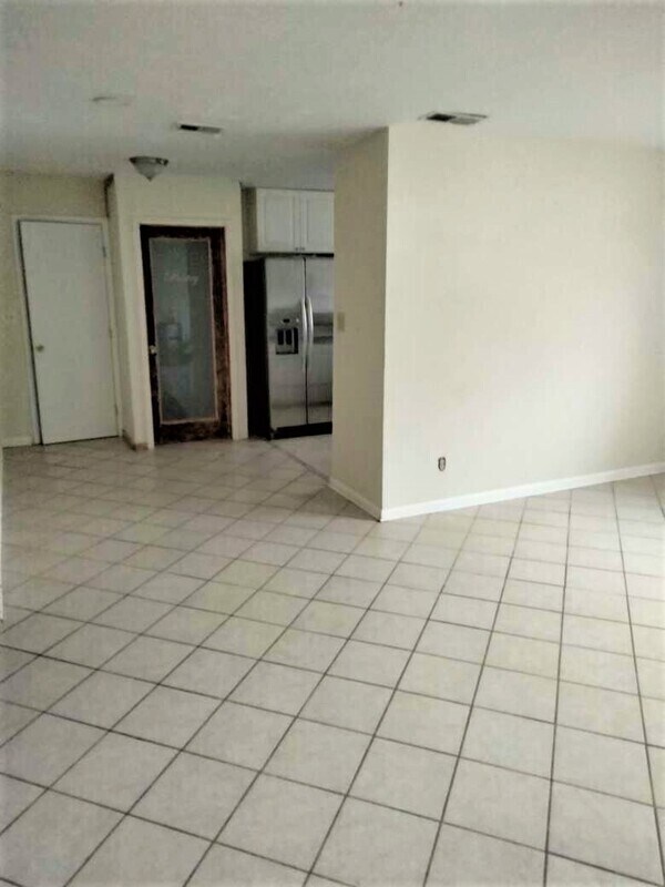 Building Photo - 7559 Proxima Rd